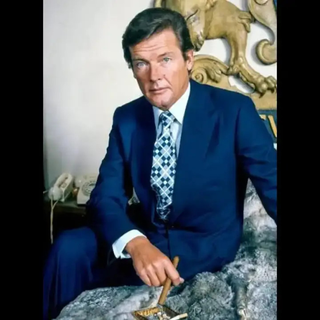 Roger Moore's Belgravia Flat Linked to James Bond Listed for £5.75 Million
