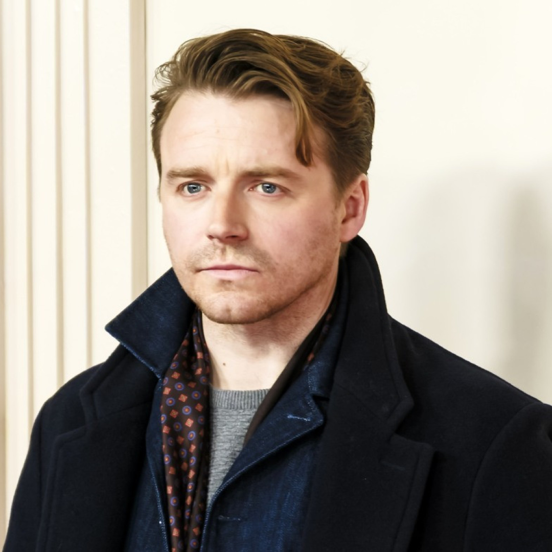 Jack Lowden Emerges as Top Contender for James Bond Role
